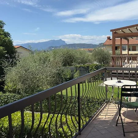 For 5 People With Garden And Private Parking * Bardolino