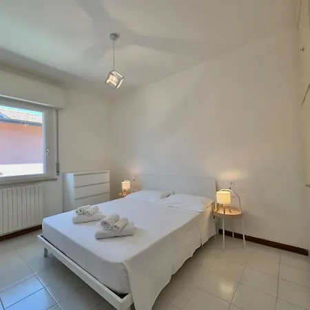 公寓 For 5 People With Garden And Private Parking