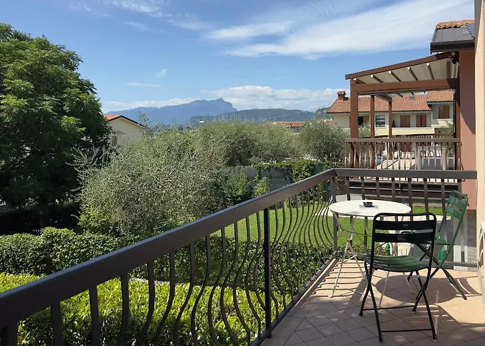 For 5 People With Garden And Private Parking * Bardolino