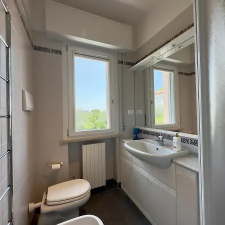 For 5 People With Garden And Private Parking Bardolino