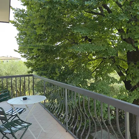 For 5 People With Garden And Private Parking Διαμέρισμα *
