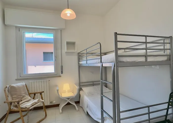 For 5 People With Garden And Private Parking Διαμέρισμα *