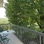 For 5 People With Garden And Private Parking Μπαρντολίνο